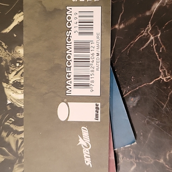 The Walking Dead Comic Book Trade Paperback Lot Volumes 1,2,3,4,5 - Picture 7 of 10